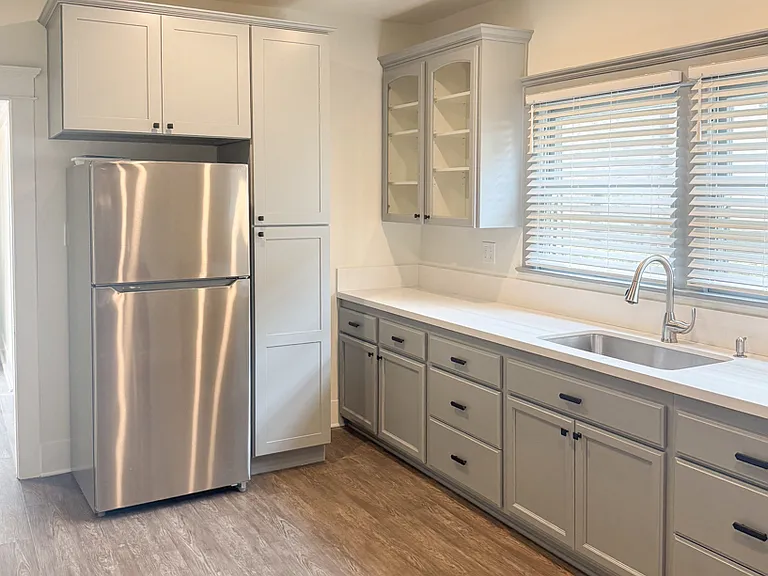 113 N Ivy Ave #1 — Photo 9
