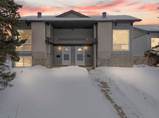 15 Northwoods Vlg NW, Edmonton, AB T5X1T2