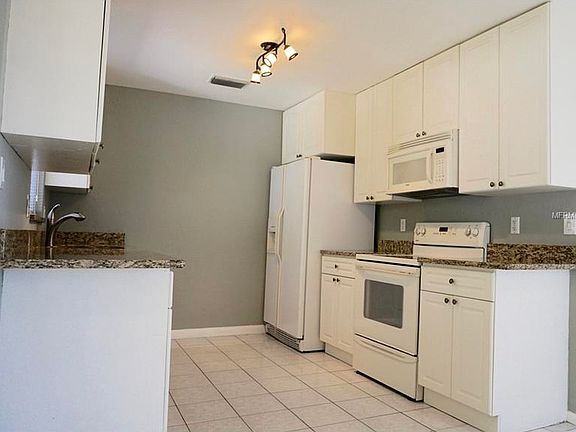 3rd image of 2611 Grand Cayman St