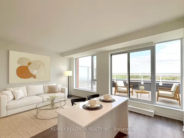 6 David Eyer Rd #Penthouse 915, Richmond Hill, ON L4S 0N5