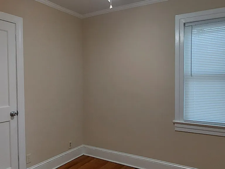 110 N Holly St — Photo 13