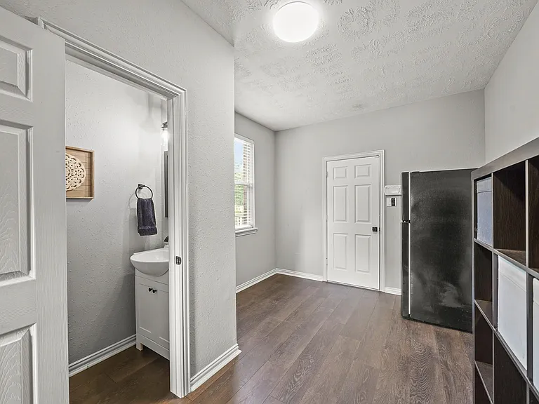 4703 Oxbow Cir W — Photo 26