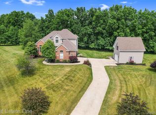 9806 Goldfinch Ct, Saline, MI