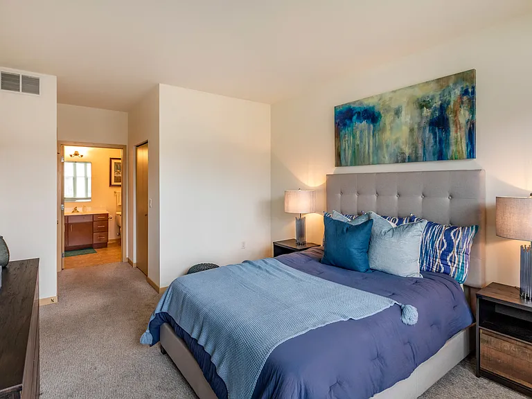 The Enclave Luxury Apartments — Photo 11