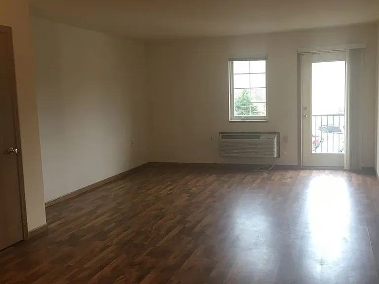 Windsor Pond Apartments — Photo 44