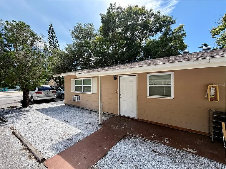 908 Beverly Ave #C — Photo 1