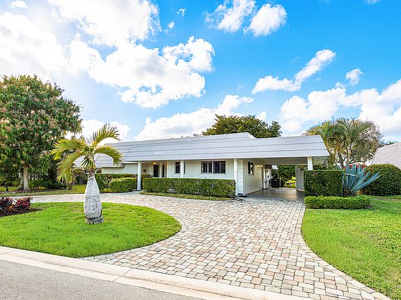 4th image of 383 Villa Drive S