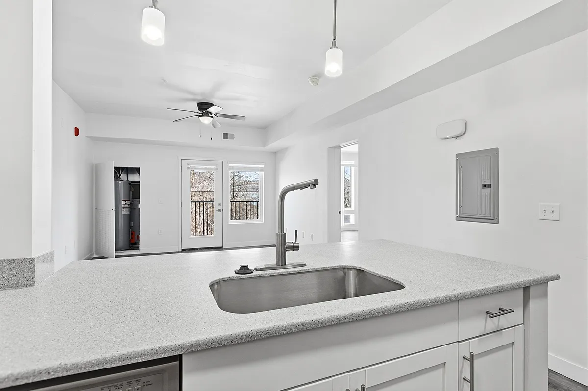 Building Photo - 1401 Dr Martin Luther King Jr St #B