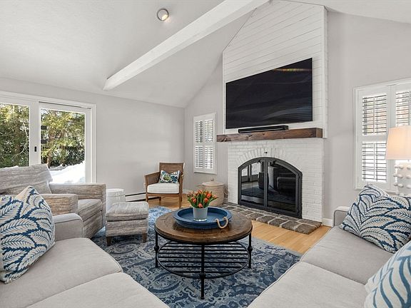 5th image of 22 Longmeadow Rd