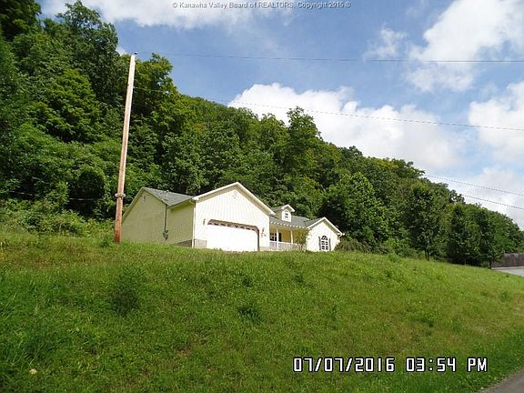 2nd image of 123 Country Hill Ln