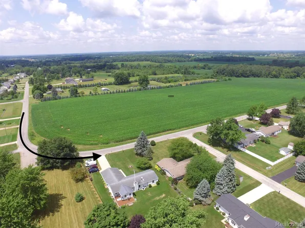 2271 Gady Rd, Adrian, MI 49221