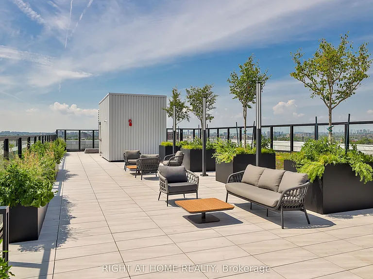 2720 Dundas St W #512 — Photo 18