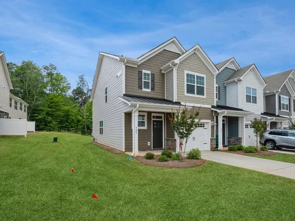 305 Rodessa Ln, Travelers Rest, SC 29690