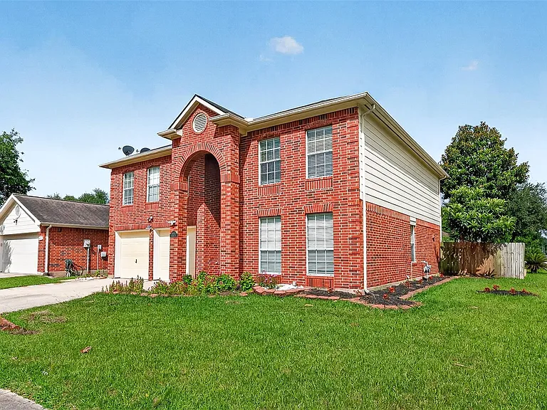 16102 Flatridge Ct — Photo 4