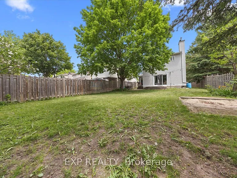 32 Flanders St — Photo 34