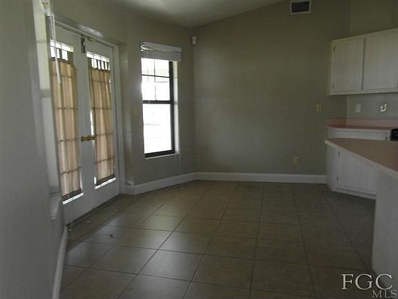 5th image of 1208 SW 33rd Ter
