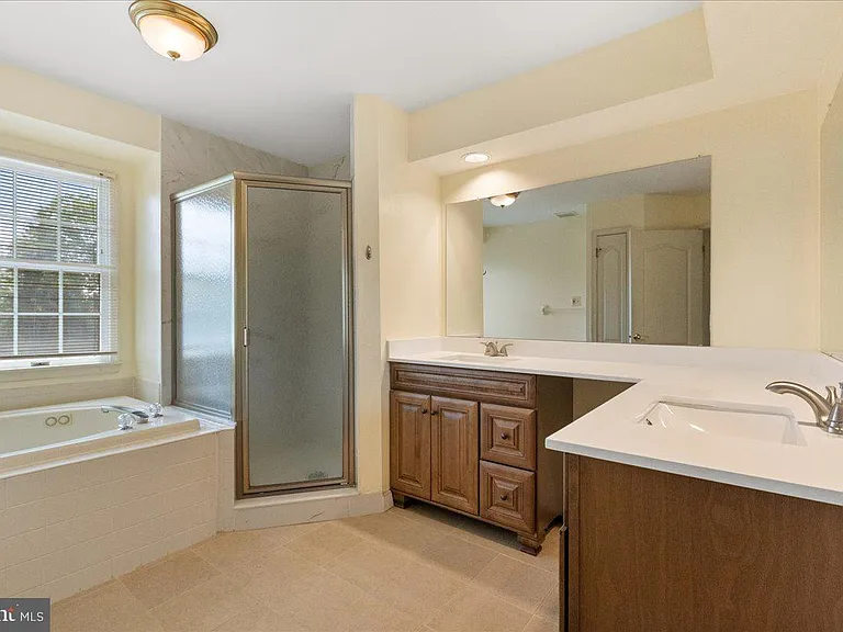 47 Wilkinson Way — Photo 14