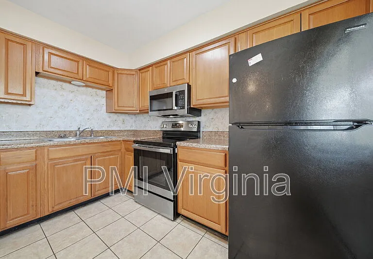 9563 15th Bay St #4 — Photo 11