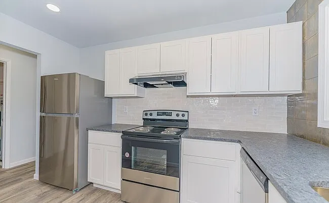 2 bed, 1100 sqft, $1,950 — Photo 2