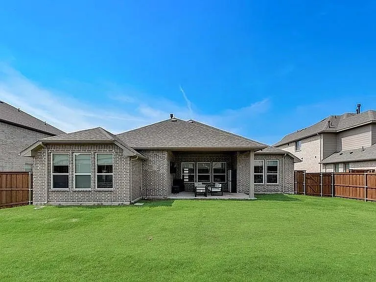 17013 Eastbrook Dr — Photo 23