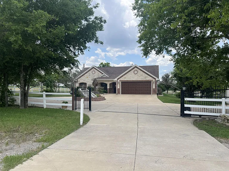 1661 E FM 93 — Photo 1