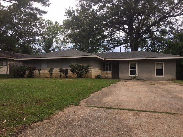 1st image of 242 Champion Hill Dr