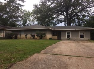 242 Champion Hill Dr, Jackson, MS 39212