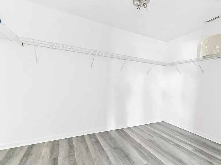7492 SW 40th Ter — Photo 16