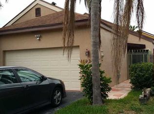 18927 NW 80th Ct, Hialeah, FL 33015
