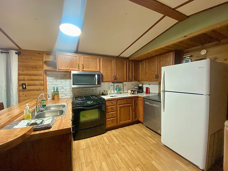 7454 Moore Rd — Photo 6