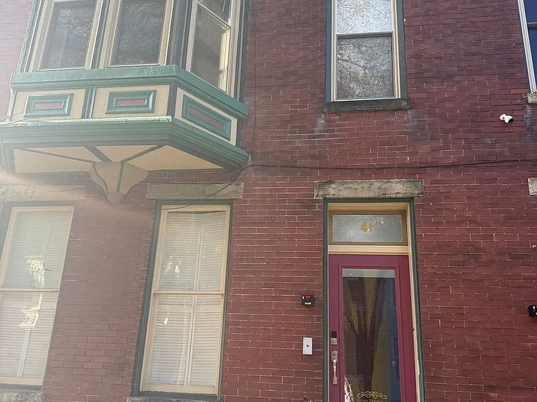 41 E. Franklin Street — Photo 1