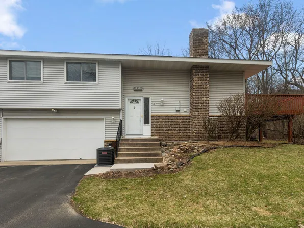 12318 Oak Leaf Ct, Burnsville, MN 55337