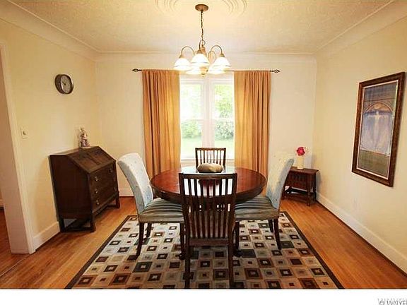 5th image of 50 Hamilton Dr