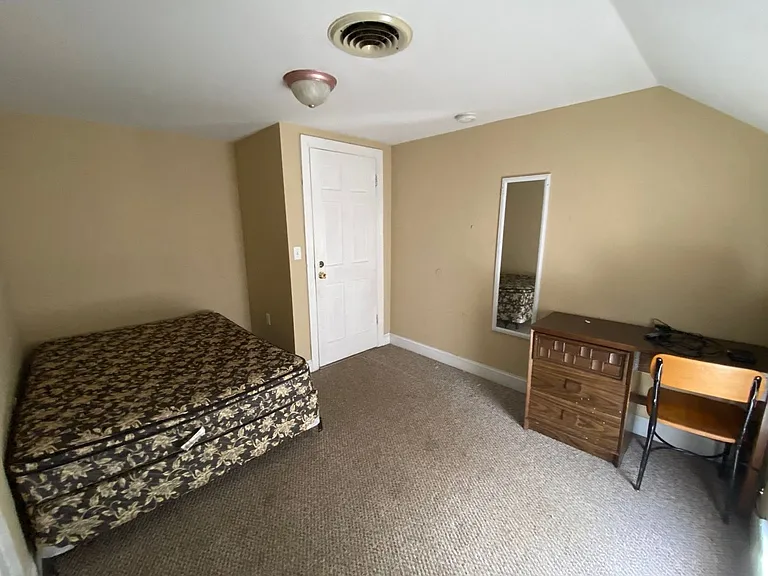 38 Lincoln Ave — Photo 13