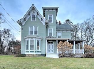 65 Vernon Ave, Hamburg, NJ 07419