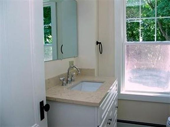 5th image of 25 Pleasant St