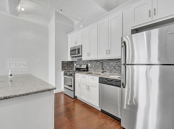 3rd image of 633 S Plymouth Ct APT 807