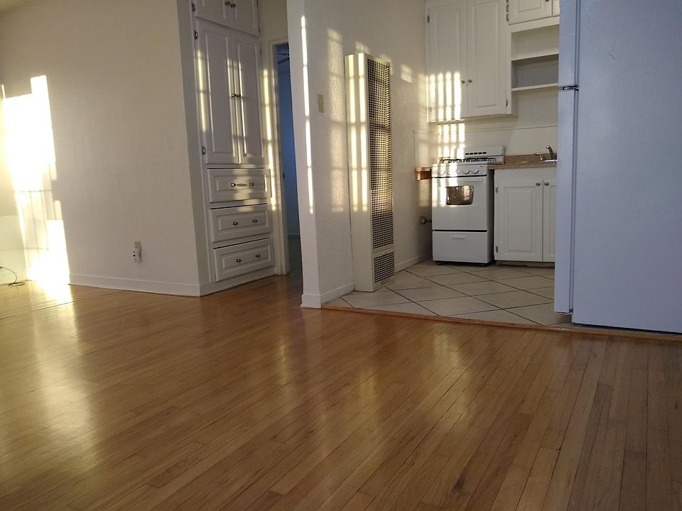 1st image of 410 Mesa St SE APT A