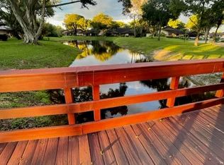 10143 Mangrove Dr APT 305, Boynton Beach, FL 33437