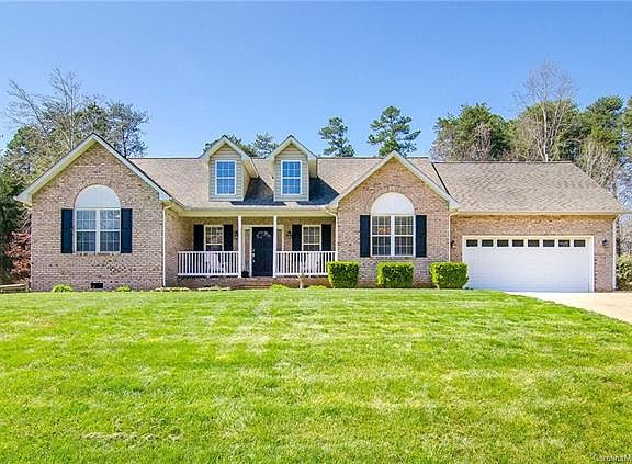 2nd image of 210 McIntosh Ln