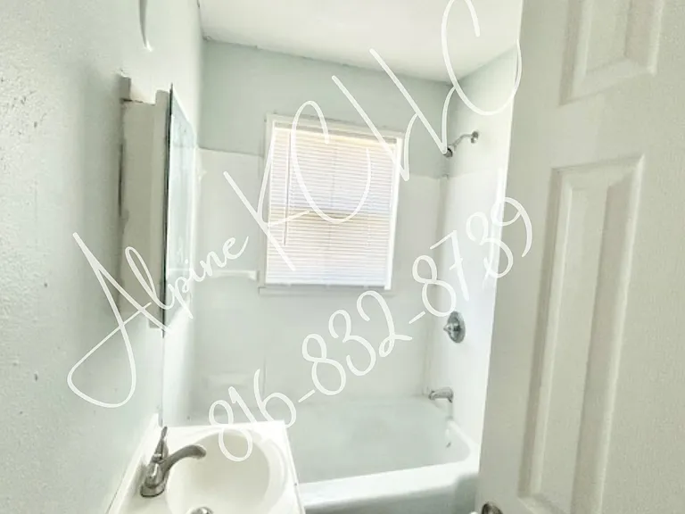 4447 Askew Ave — Photo 4