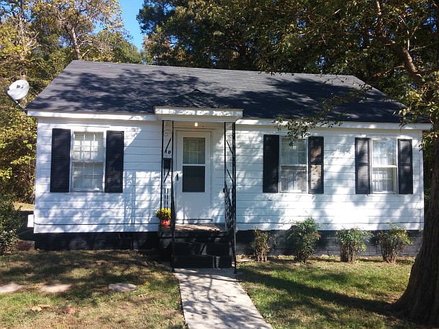1st image of 710 W Wood St