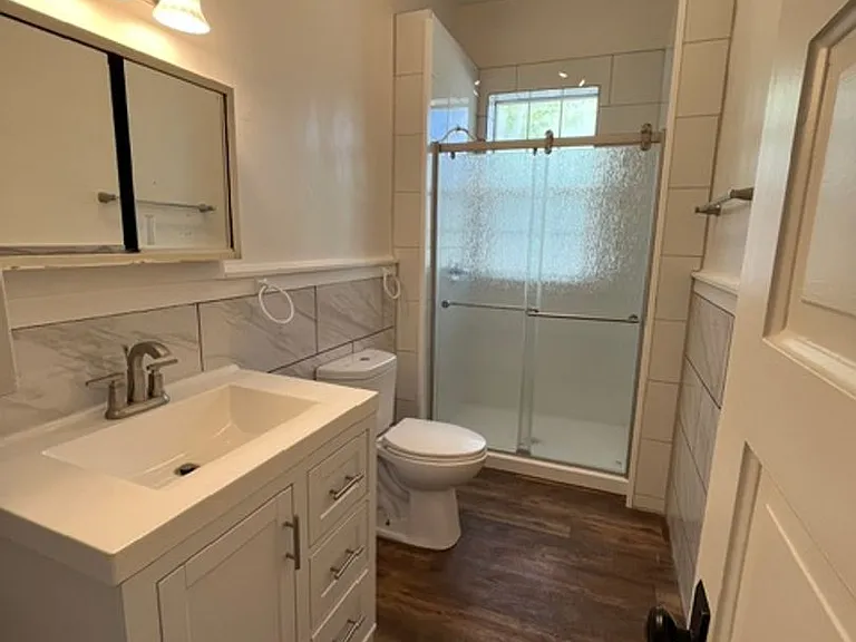 1066 Pine St — Photo 11