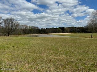 1885 Hunter Chapel Rd, Como, MS 38619