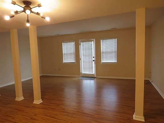 4th image of 3161 Reese Dr