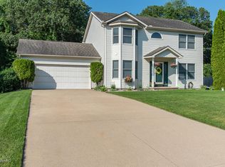 143 Red Bird Ln, Battle Creek, MI 49017