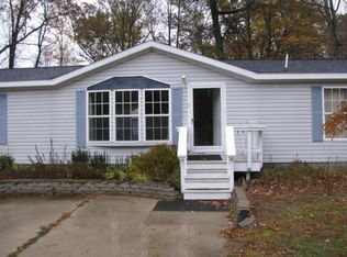 2179 Oakridge Dr, Farwell, MI 48622