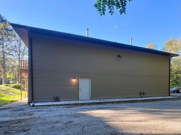 5th image of 2134 E Locust St #3