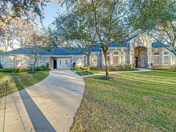 2nd image of 3011 River Forest Dr