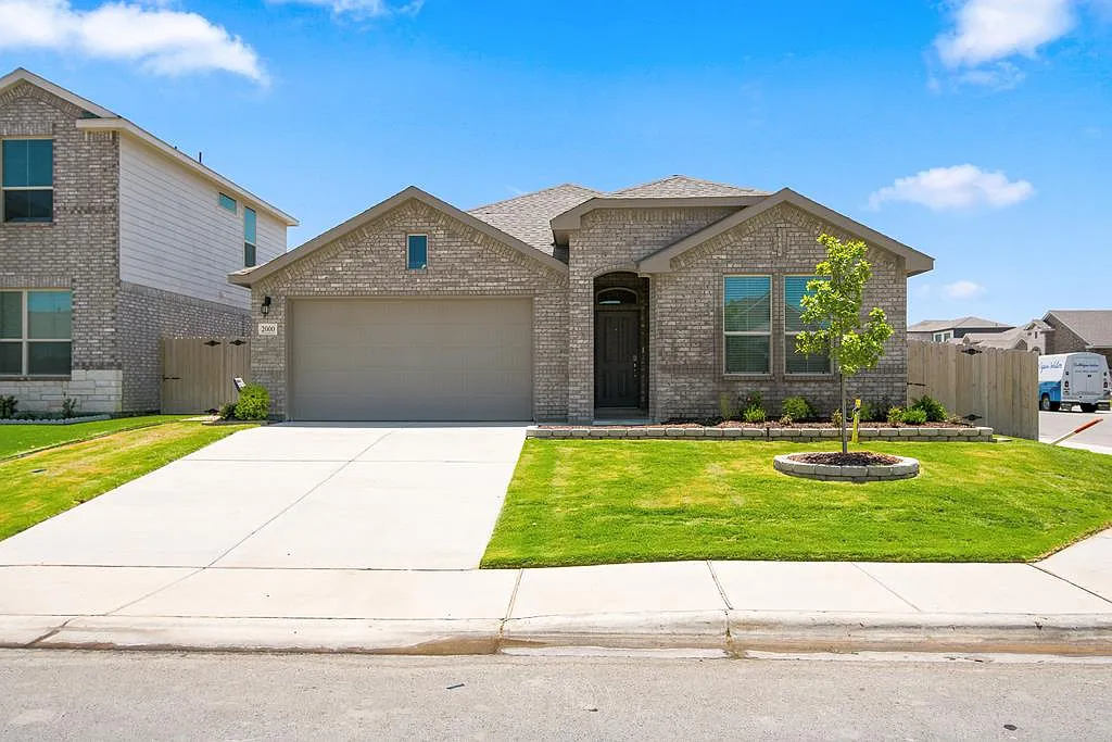 5 bed, 3.0 bath, 2175 sqft, $3,500 — Photo 1